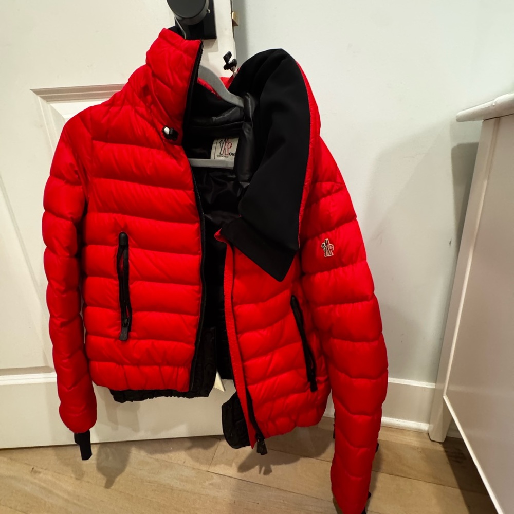 Excellent condition
Size 1 (fits like a 2/4 us)